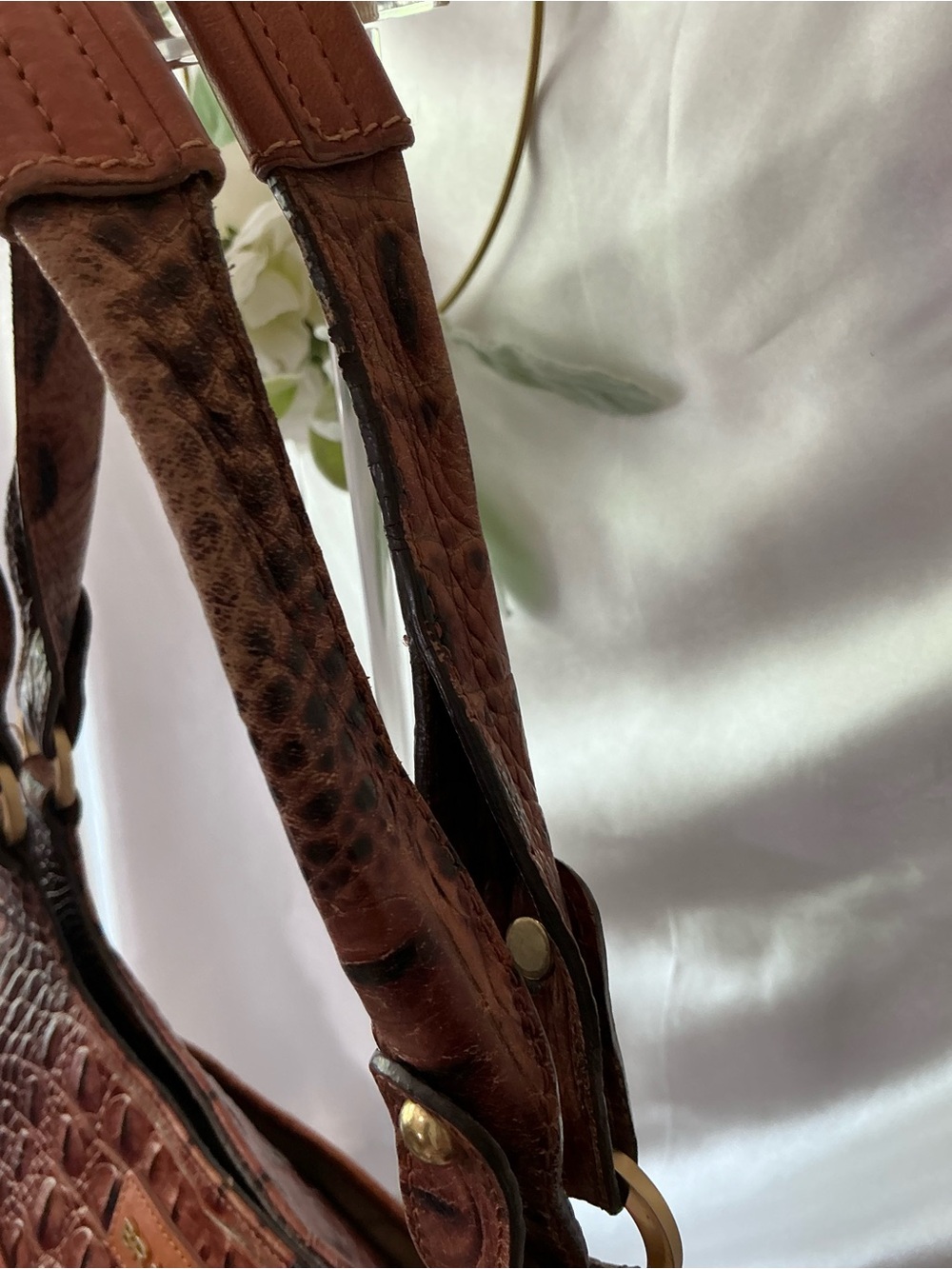 Preloved Brahmin Croc Embossed Leather Trim Raffia Canvas Gold Trim - Picture 9 of 13